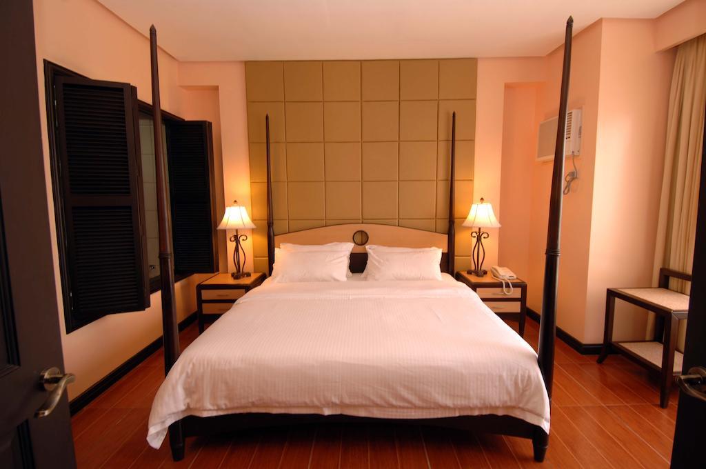 Planta Centro Bacolod Hotel & Residences Room photo